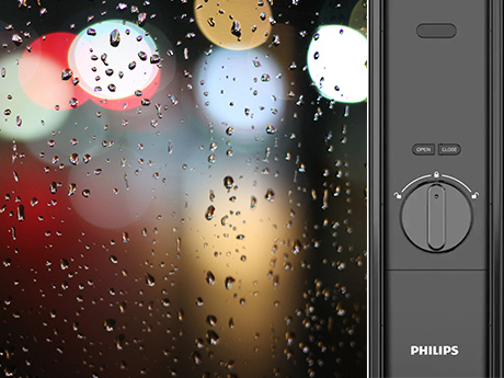 How is the Philips smart lock resistant to moisture and high temperature?